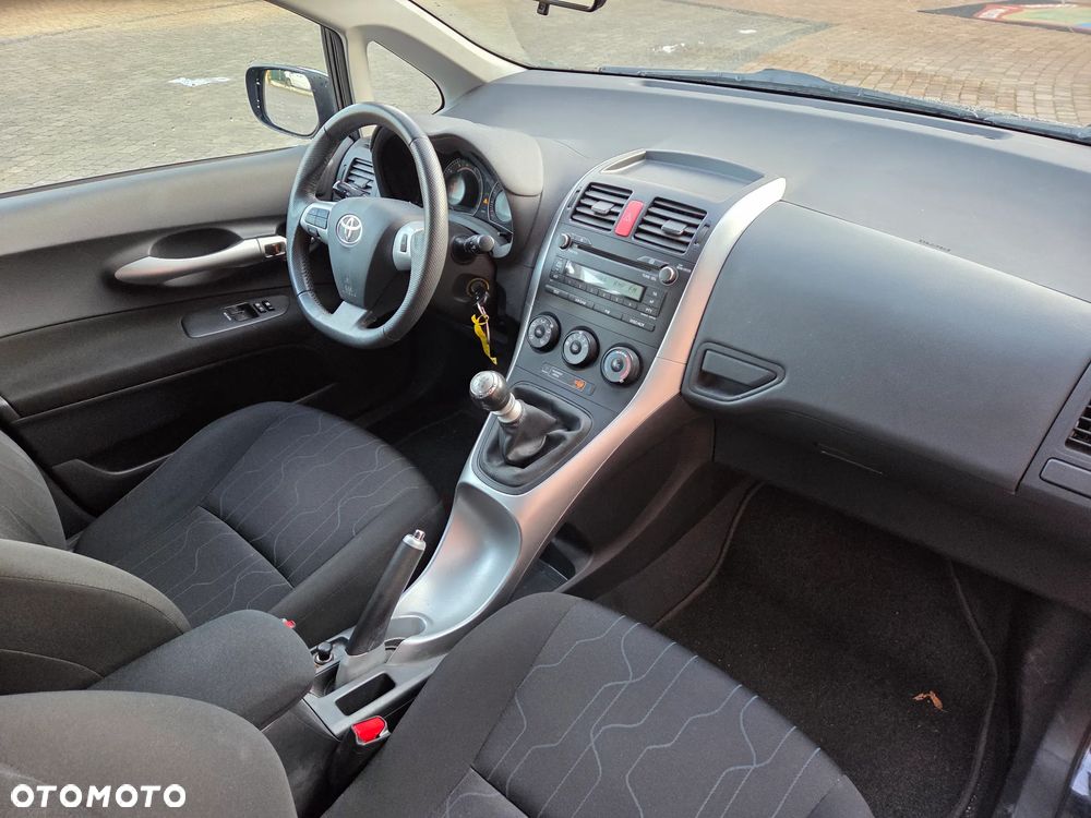 Toyota Auris 1.33 VVT-i - 8