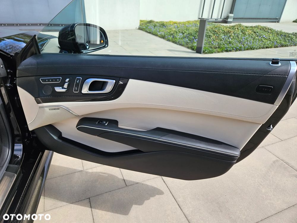 Mercedes-Benz SL 63 AMG - 11