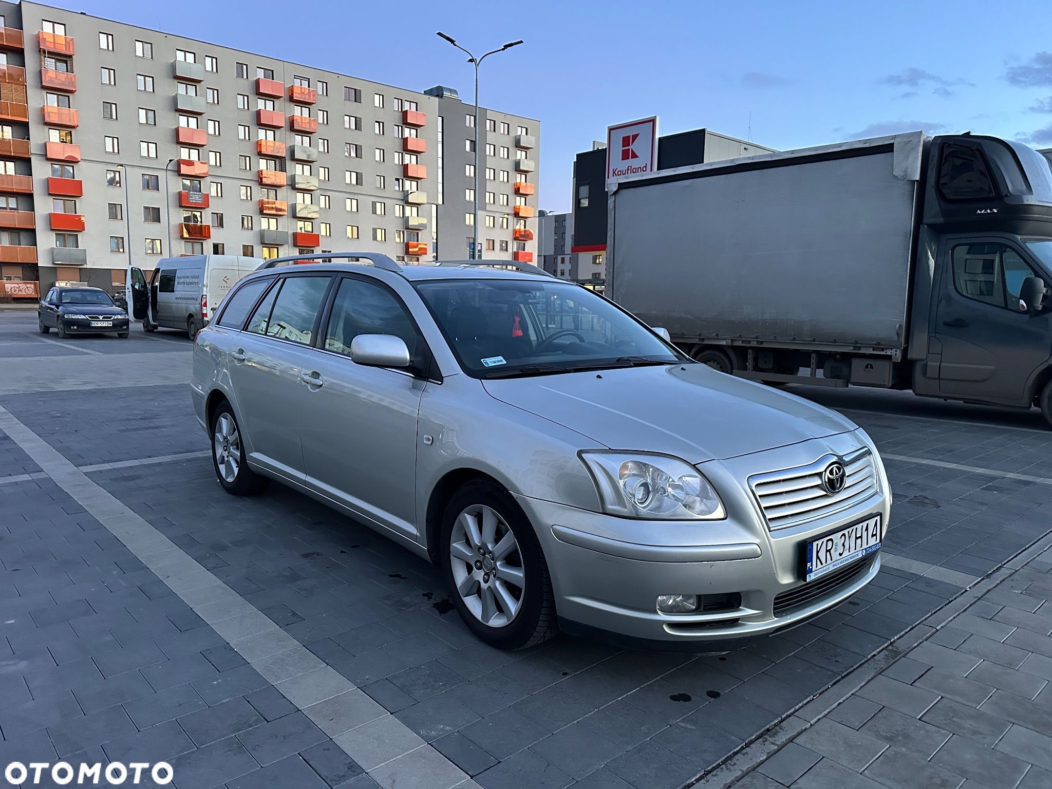 Toyota Avensis - 1