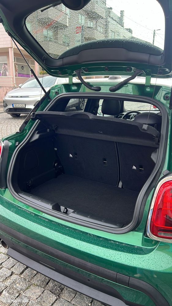MINI 5 Portas Cooper Camden Edition Auto - 13