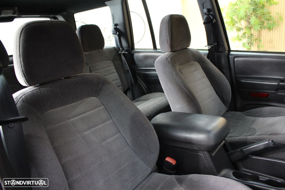 Jeep Grand Cherokee 2.5 TD Laredo - 33