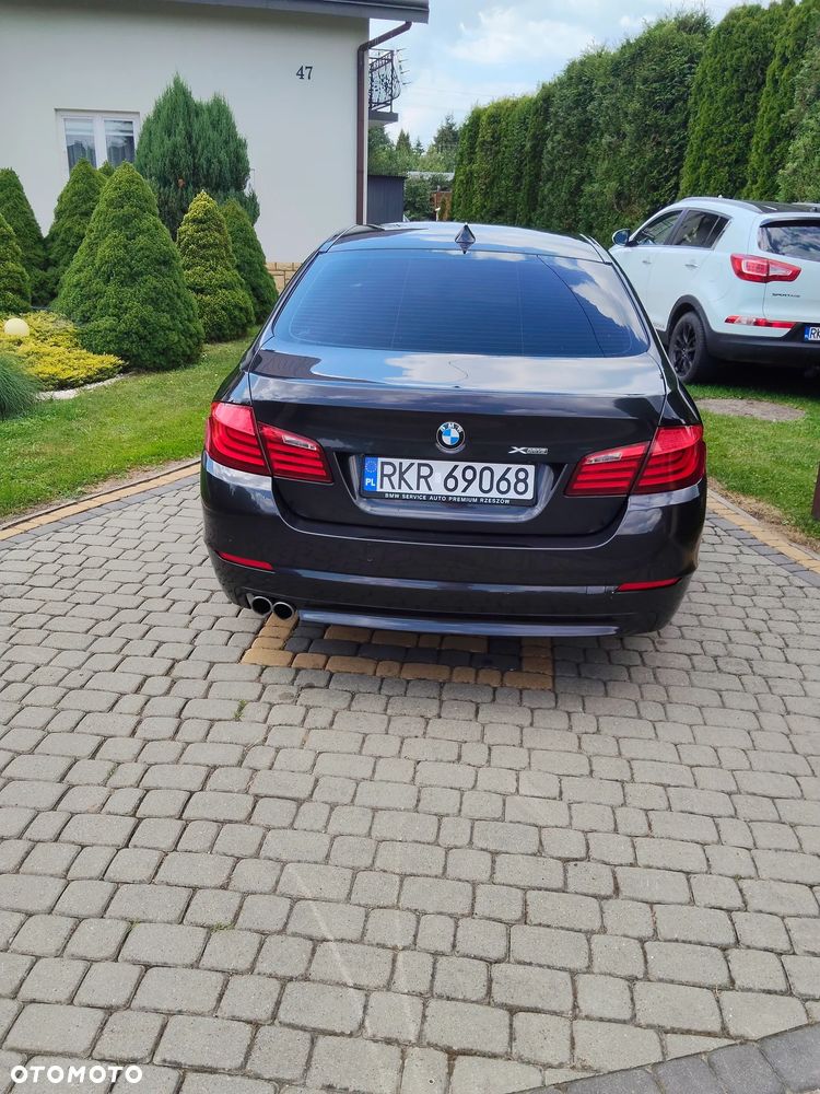 BMW Seria 5 525d xDrive - 6