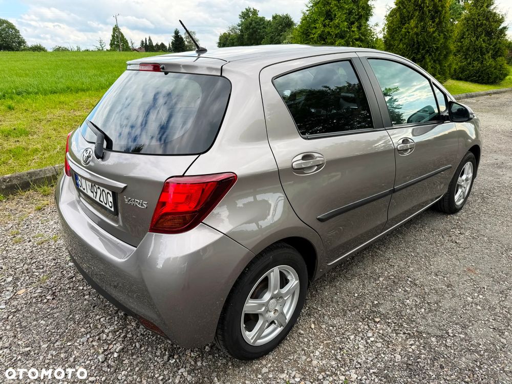 Toyota Yaris 1.33 Premium - 11