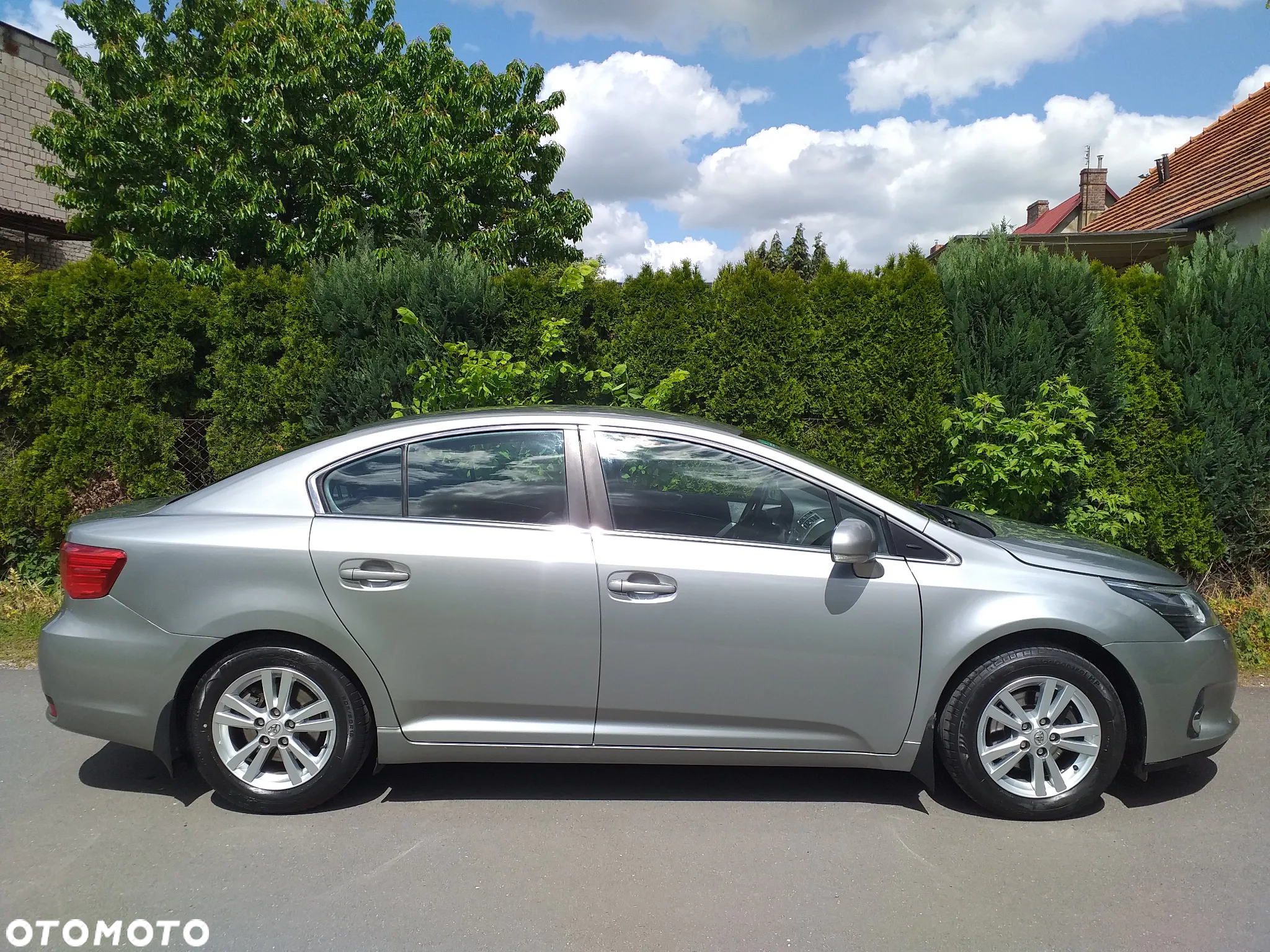 Toyota Avensis 1.8 Executive - 9