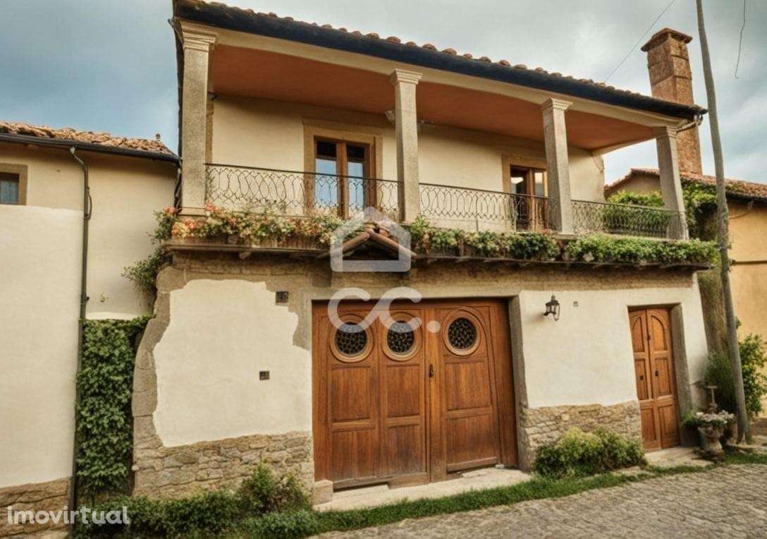 Moradia com varanda para restaurar – Projeto com enorme potencial - Grande imagem: 3/13