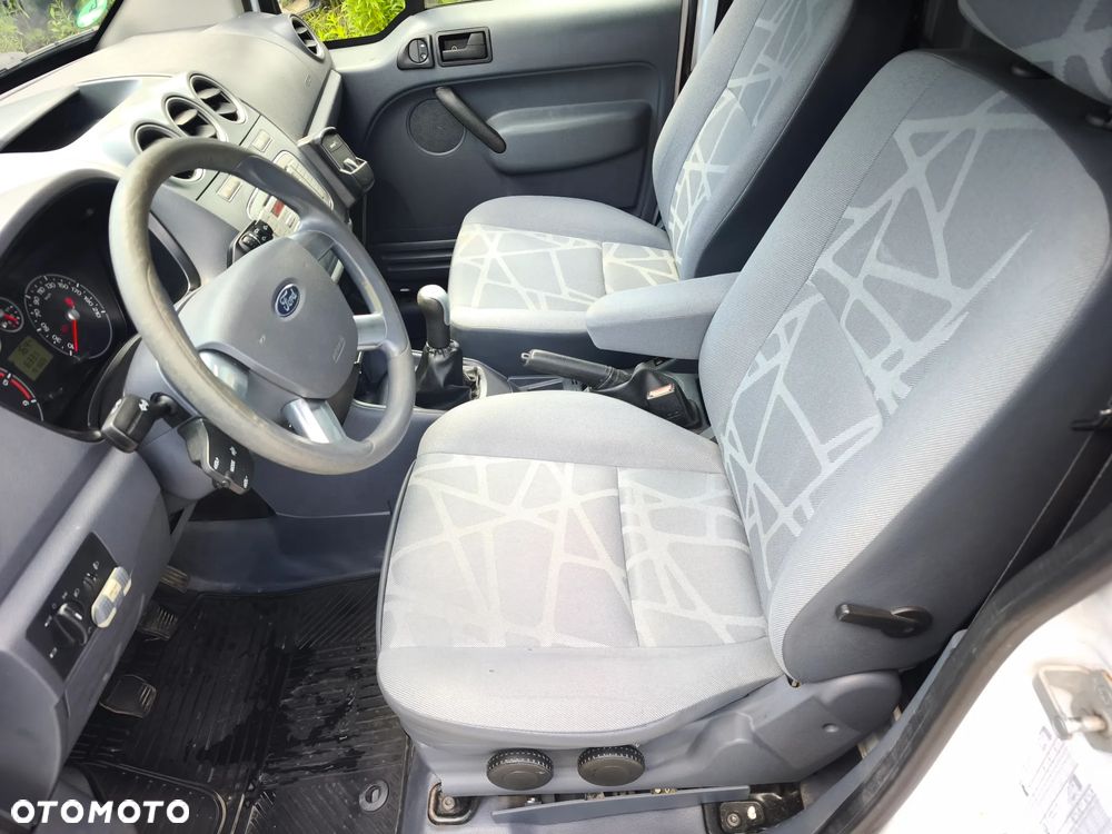 Ford Tourneo Connect - 6