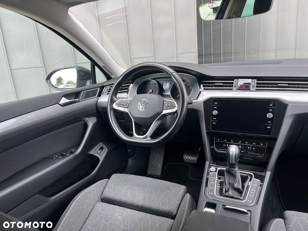 Volkswagen Passat - 15
