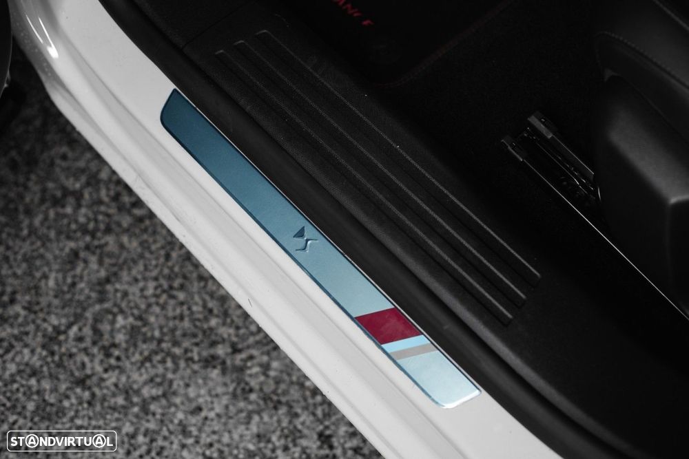 DS DS3 Crossback E-TENSE PERFORMANCE LINE - 33