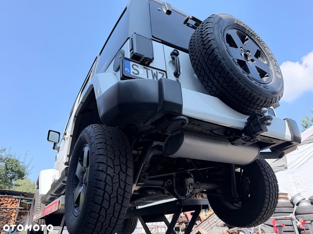 Jeep Wrangler 3.6 Unlim Sahara - 24