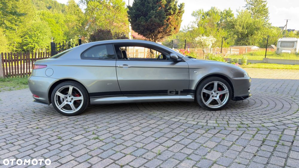 Alfa Romeo GT 2.0 JTS Distinctive Sportiva - 3