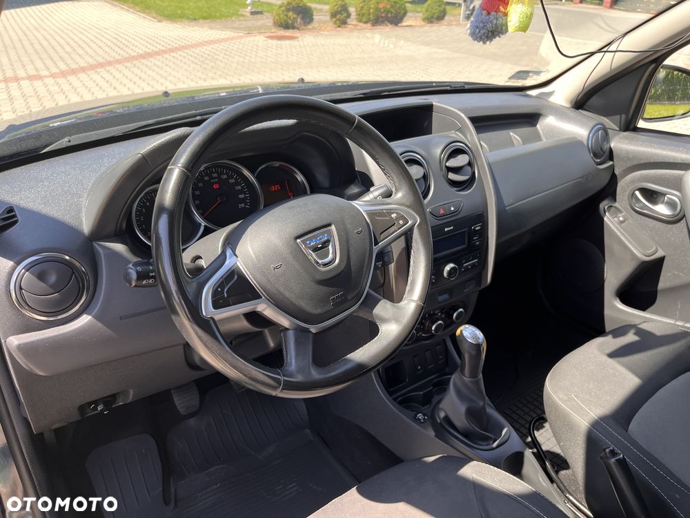 Dacia Duster 1.6 SCe Laureate S&S - 13