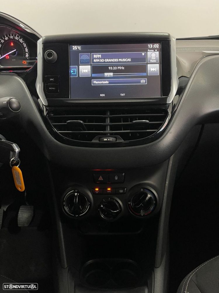 Peugeot 208 1.2 PureTech Style - 28