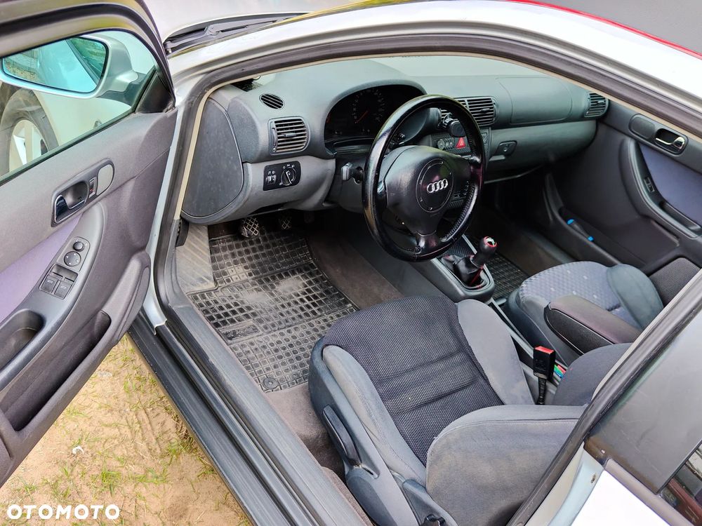 Audi A3 3-drzwiowe 1.8T Attraction - 8