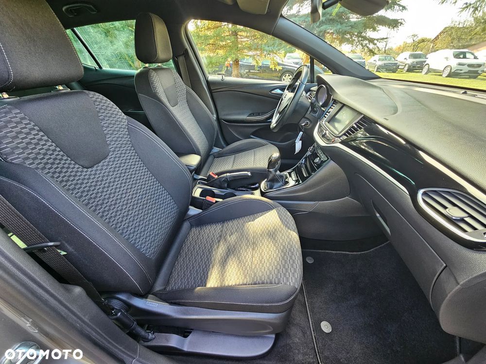 Opel Astra 1.4 Turbo 120 Jahre - 16