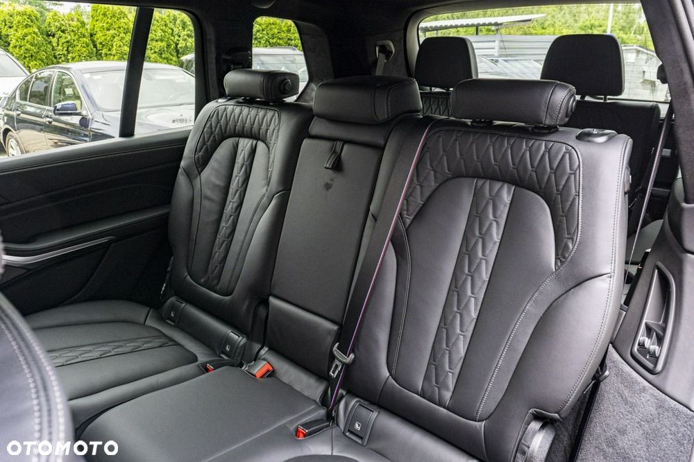 BMW X7 - 27