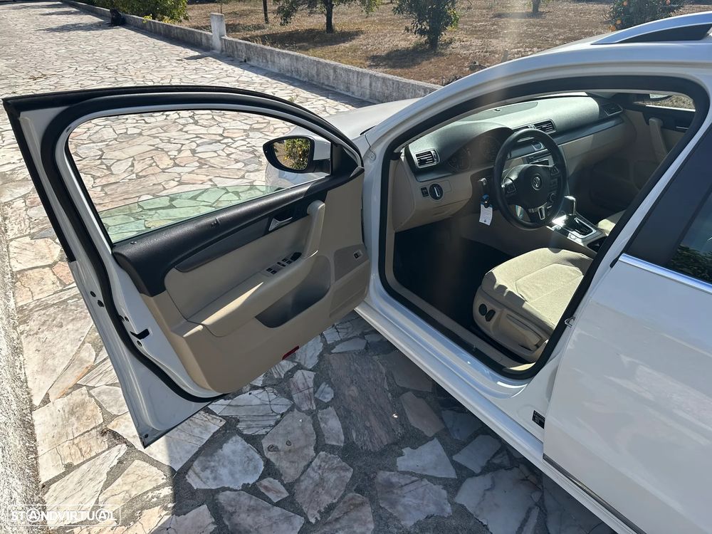 VW Passat Variant - 13