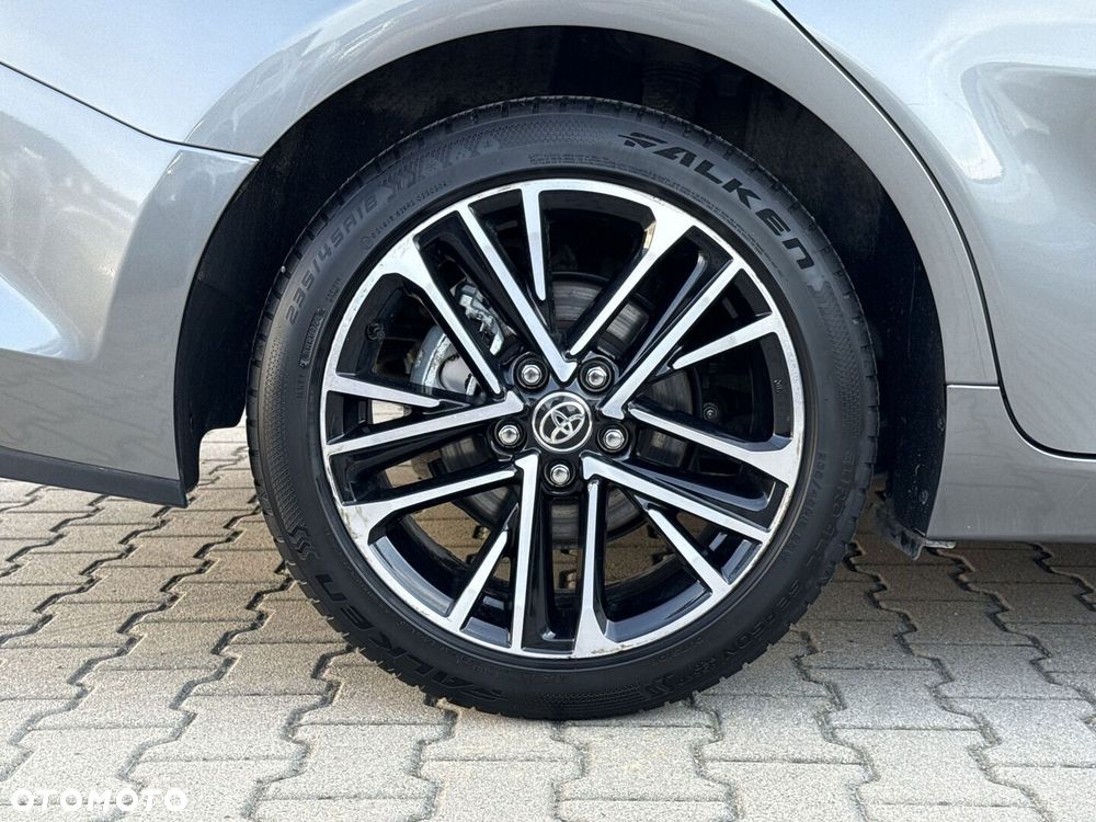 Toyota Camry - 26