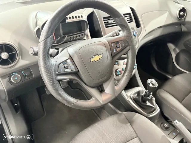 Chevrolet Aveo 1.2 LS - 34
