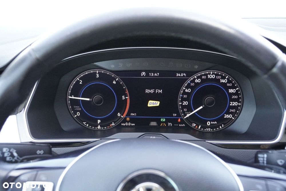 Volkswagen Passat - 15