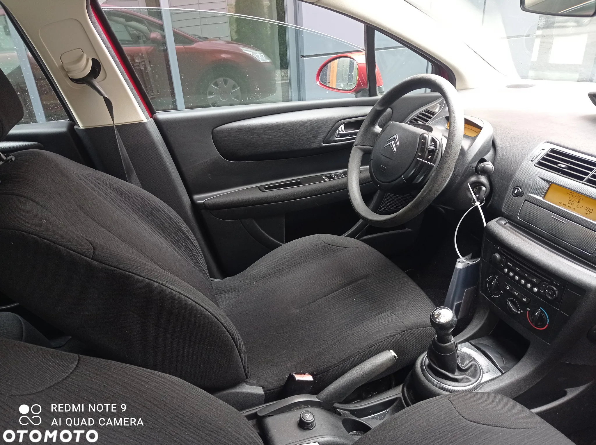 Citroën C4 1.4 16V Style - 12
