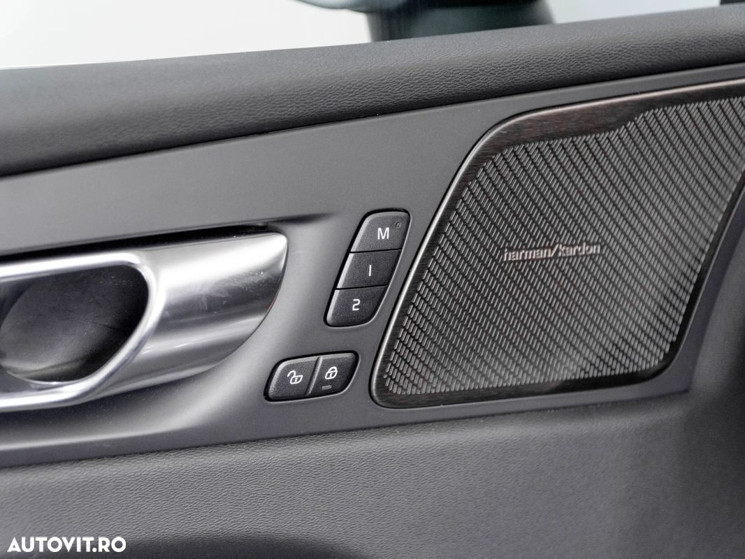 Volvo XC 60 - 23