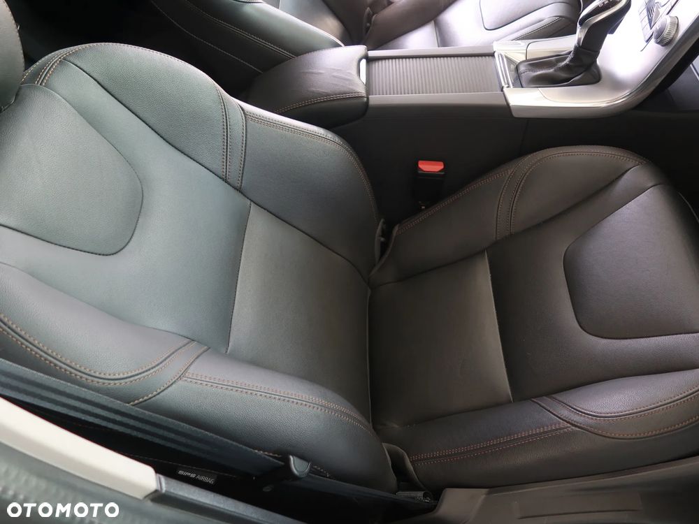 Volvo V60 Cross Country T5 AWD Geartronic - 10