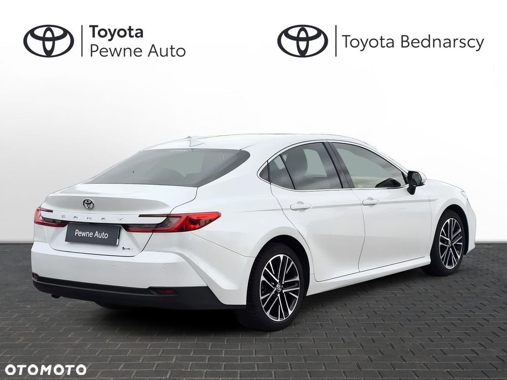 Toyota Camry - 5