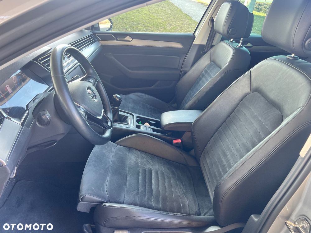 Volkswagen Passat 2.0 TDI (BlueMotion Technology) Highline - 22