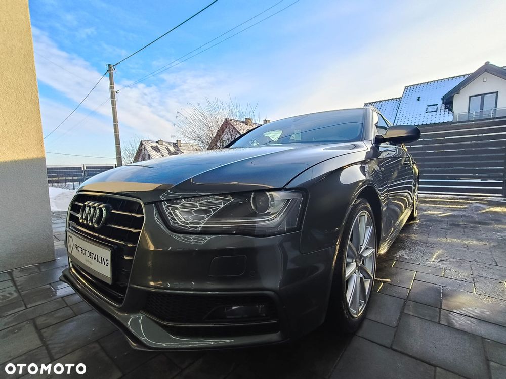 Audi A4 Avant 2.0 TDI Quattro Line S tronic - 32