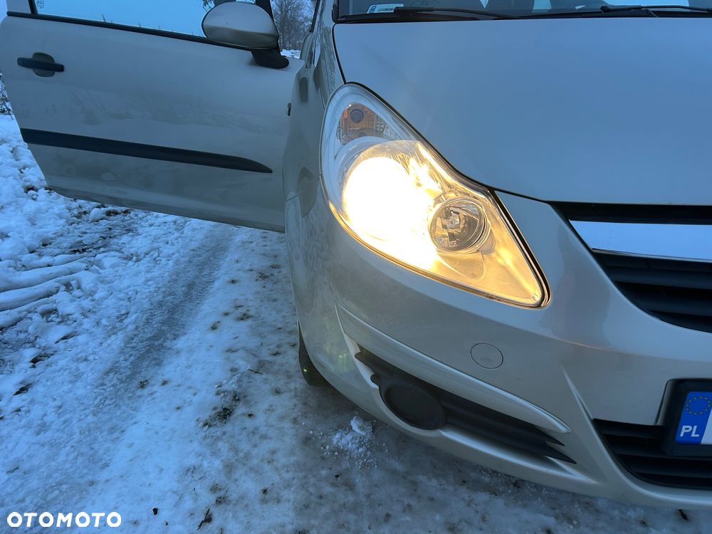 Opel Corsa 1.2 16V Cosmo - 19