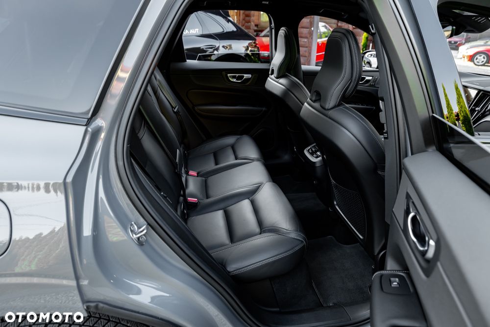 Volvo XC 60 B5 D AWD Geartronic RDesign - 22