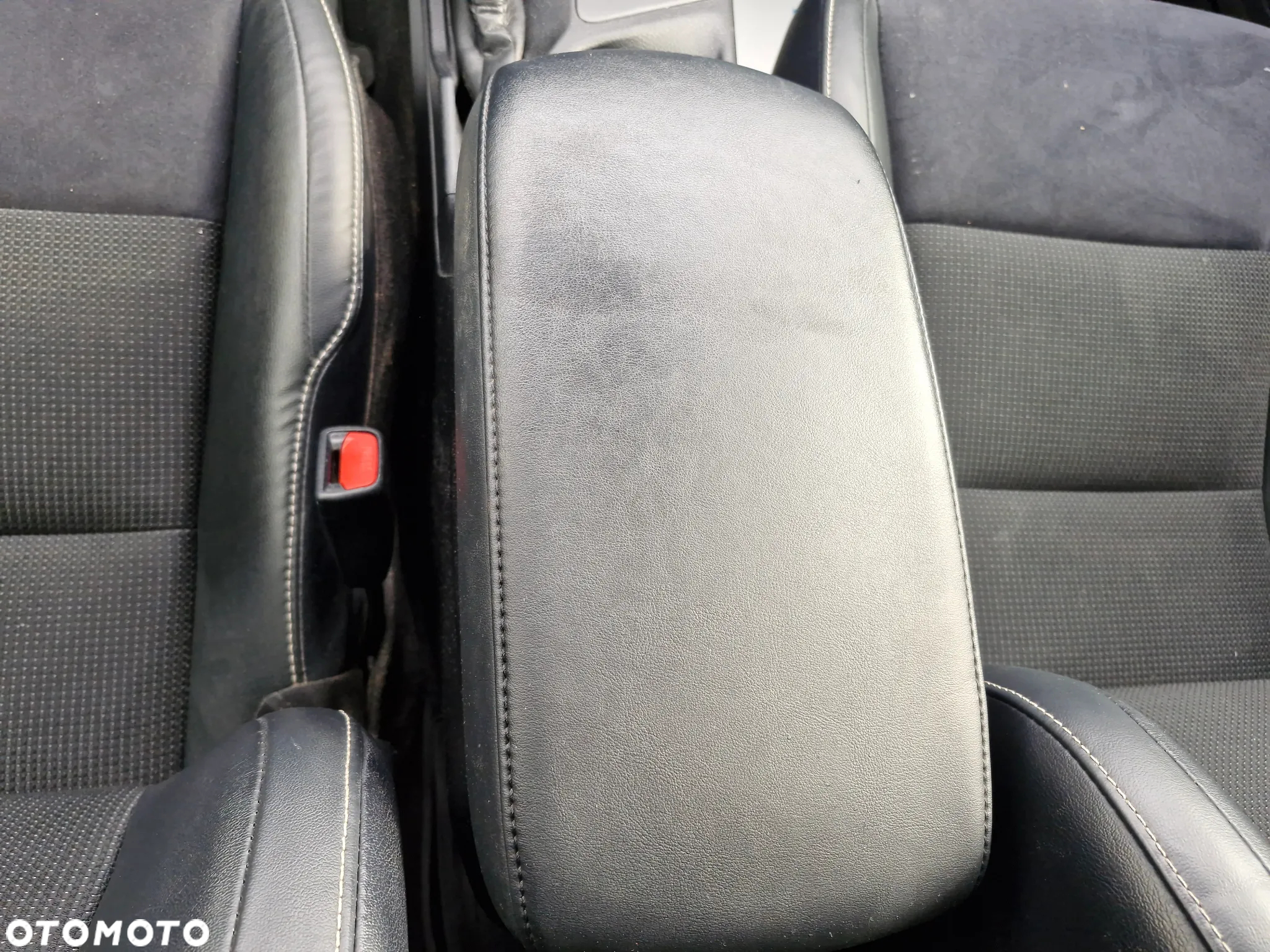Toyota RAV4 2.5 4x4 Hybrid Executive - 29