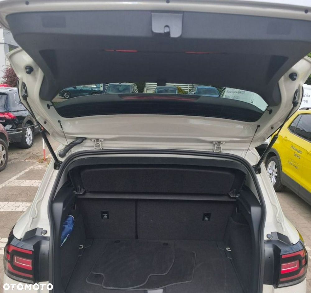 Volkswagen T-Cross - 17