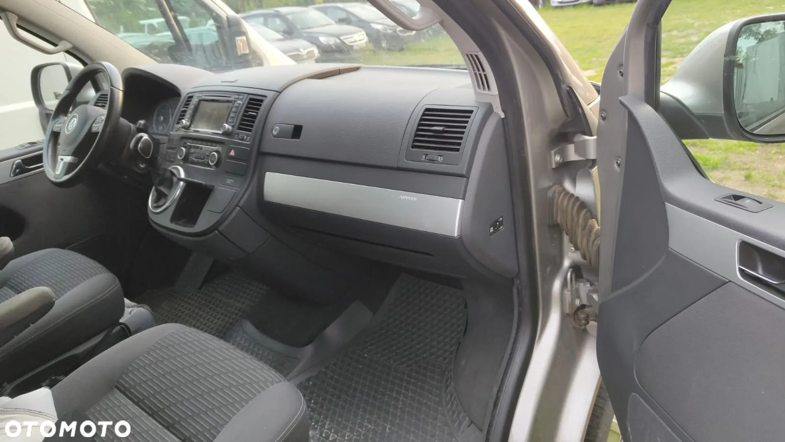 Volkswagen Multivan - 19