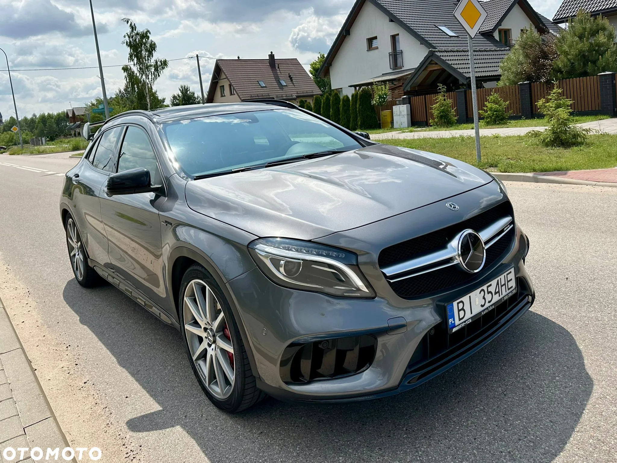 Mercedes-Benz GLA 45 AMG 4-Matic Edition 1 - 5