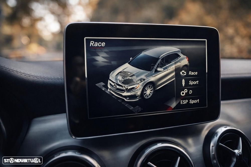 Mercedes-Benz GLA 45 AMG 4-Matic - 16