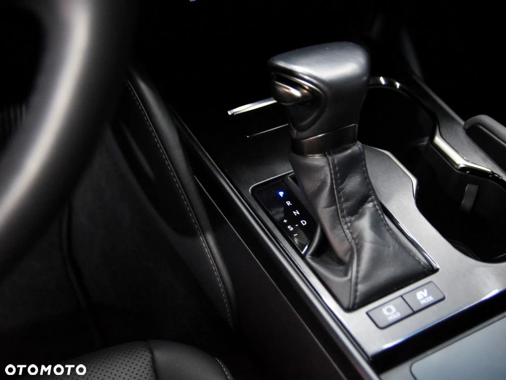 Lexus ES 300h Business Line - 22