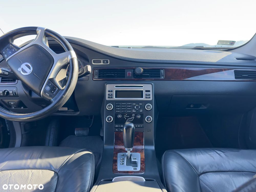 Volvo XC 70 2.4D AWD Momentum - 18