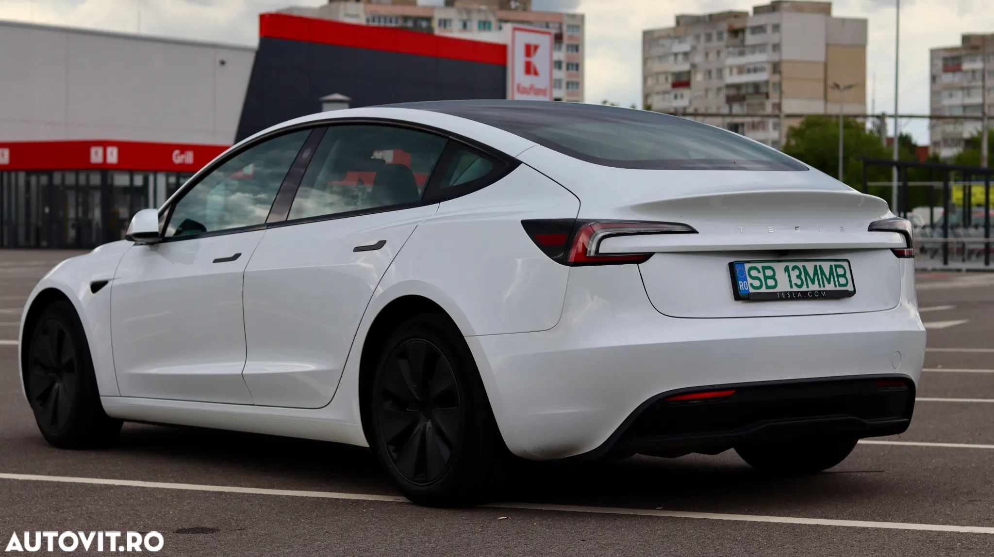 Tesla Model 3 RWD - 1