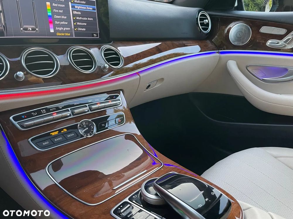 Mercedes-Benz Klasa E - 16