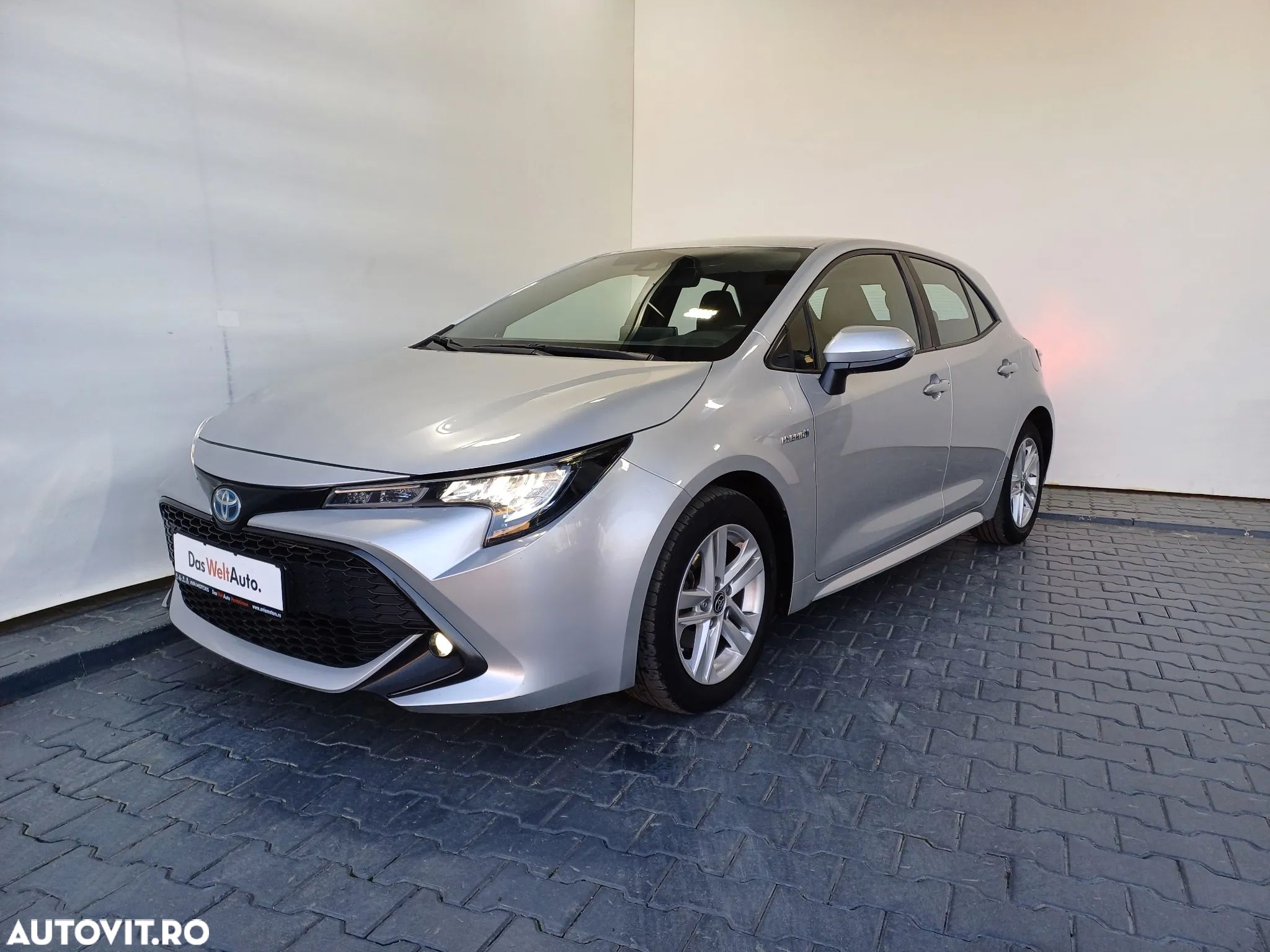 Toyota Corolla 1.8 HSD Active - 1