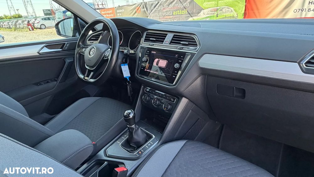 Volkswagen Tiguan - 10