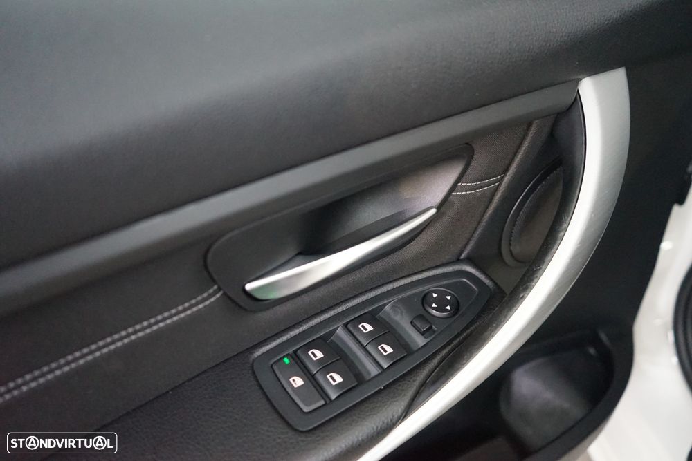 BMW 320 d Touring Line Sport - 14