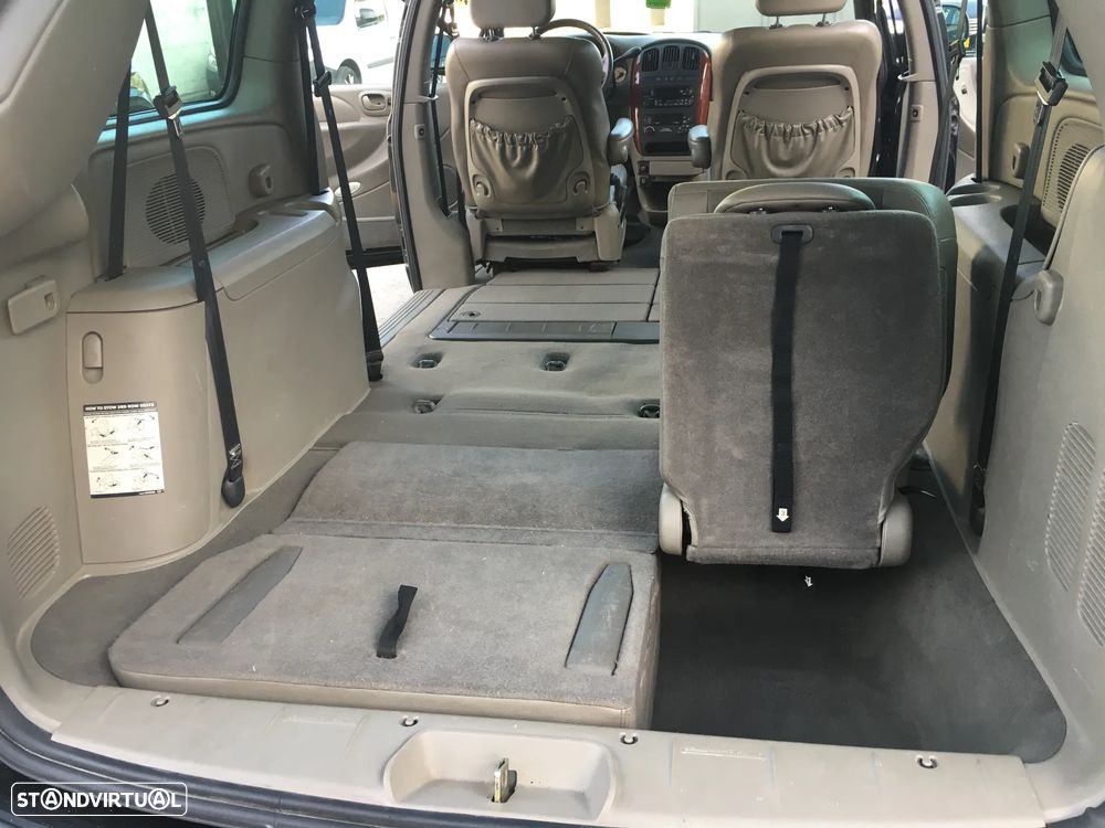 Chrysler Voyager 2.8 CRD ATX LX - 22