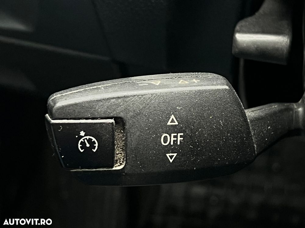 BMW Seria 3 318d DPF Touring Edition Lifestyle - 22