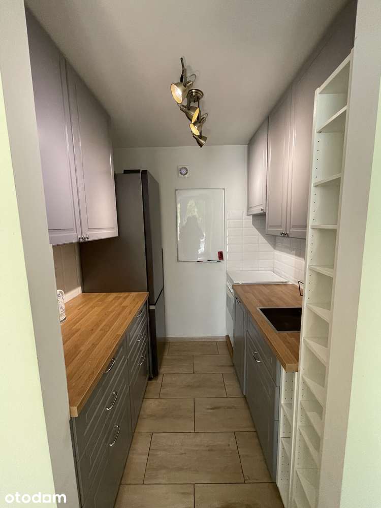 2 pokoje | 30 m² | Balkon | Łazienki Królewskie | 1. piętro
