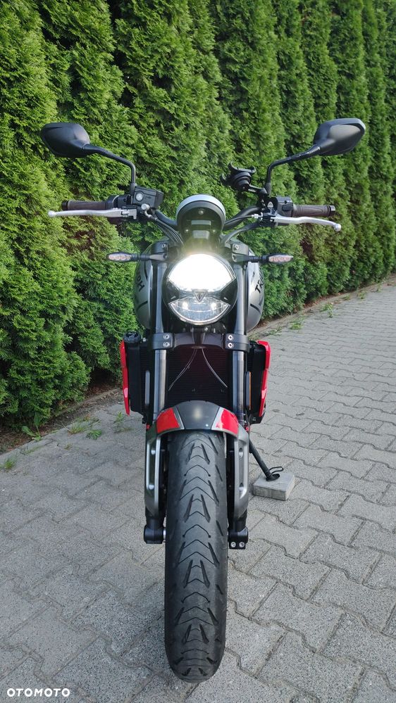 Triumph Trident - 11