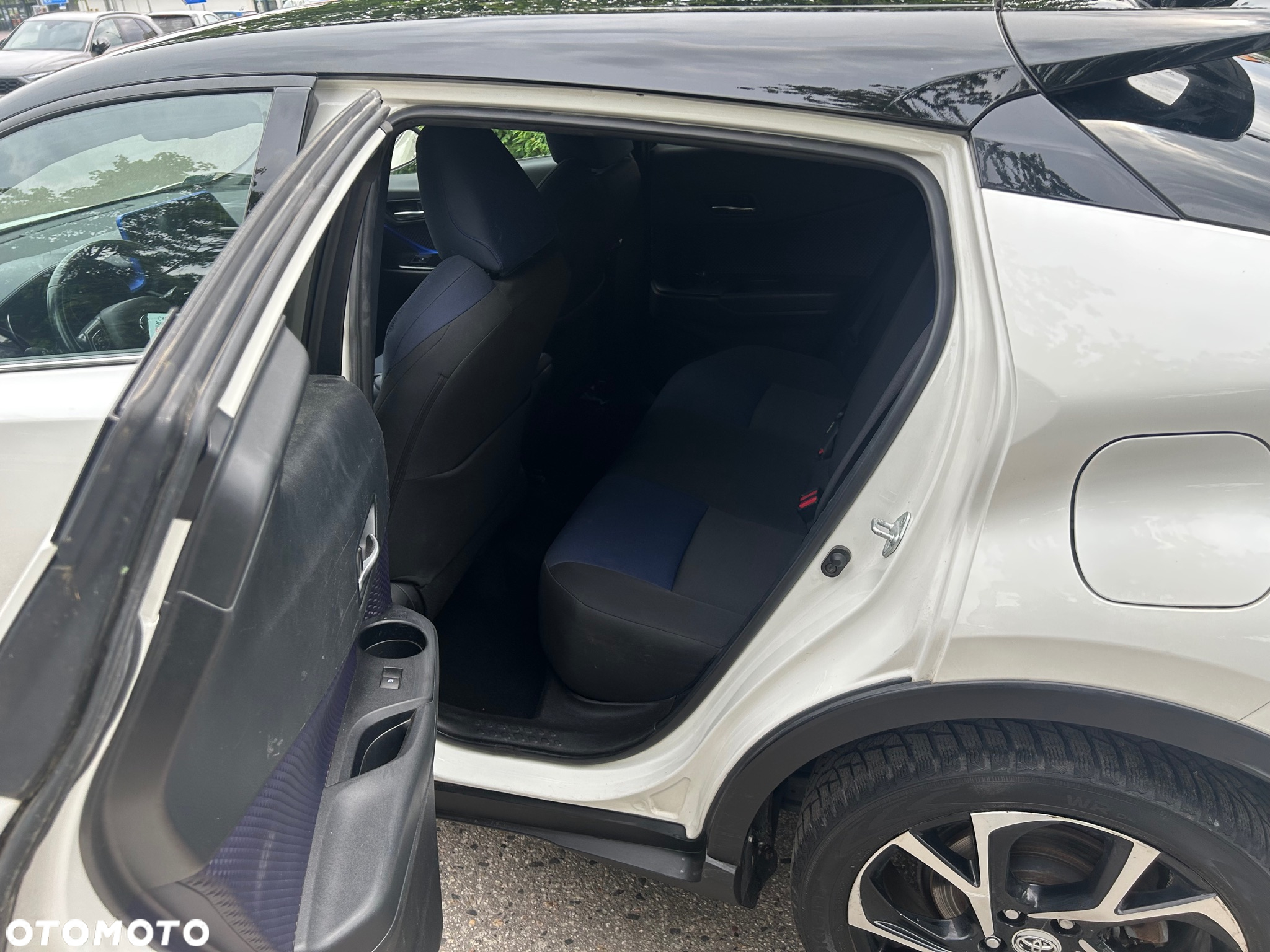 Toyota C-HR 1.2 T Dynamic - 13
