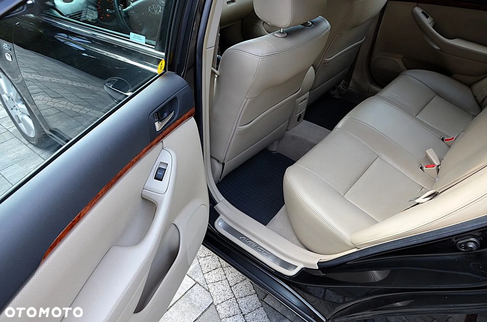 Toyota Avensis 2.2 D-4D Prestige - 19