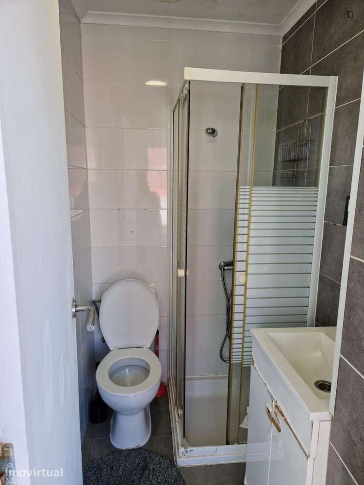 Quarto - localizado em Arroios Lisbon - Grande imagem: 4/26